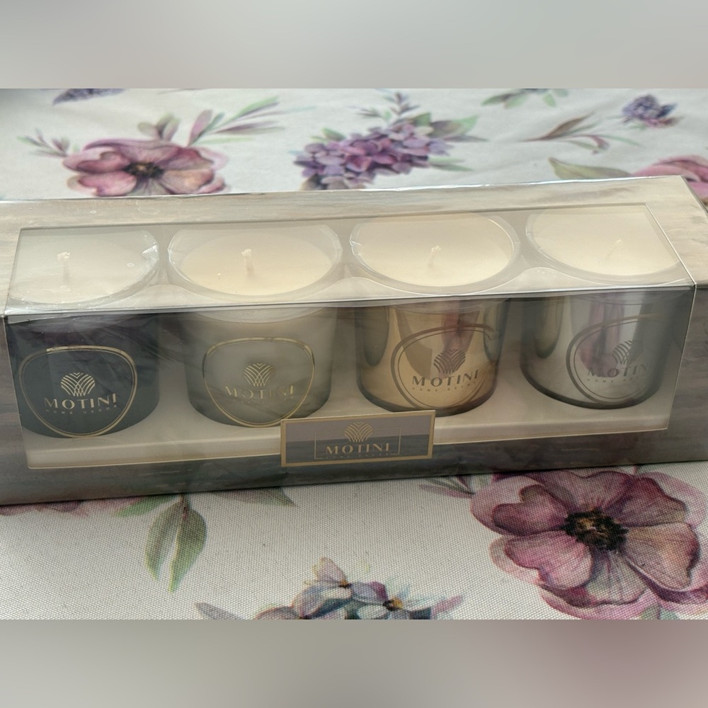 NEW IN BOX Set Of Four Candles / Dark Navy, Cream, Gold, Silver / Beautiful! - Picture 2 of 8